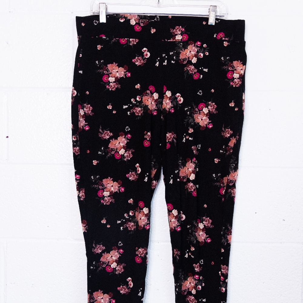 Pink and Black Floral Leggings from Torrid Size 2